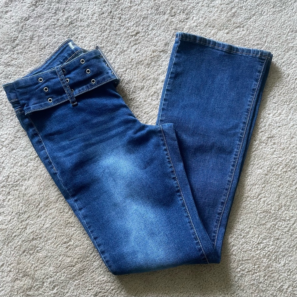 Madden girl Grommet Belted Bootcut Wide Flare Jeans Size 9 - Picture 4 of 8